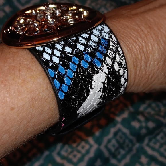NWT Colorful Snakeskin Faux Leather Cuff Bracelet – Gold Solstice Sun Rhinestone - Picture 9 of 12